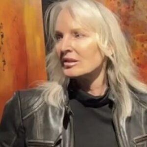 Profile photo of julie