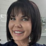 Profile photo of Angie Quinlan