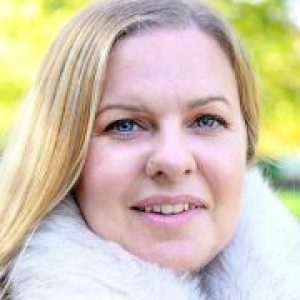 Profile photo of Lindsey Turner